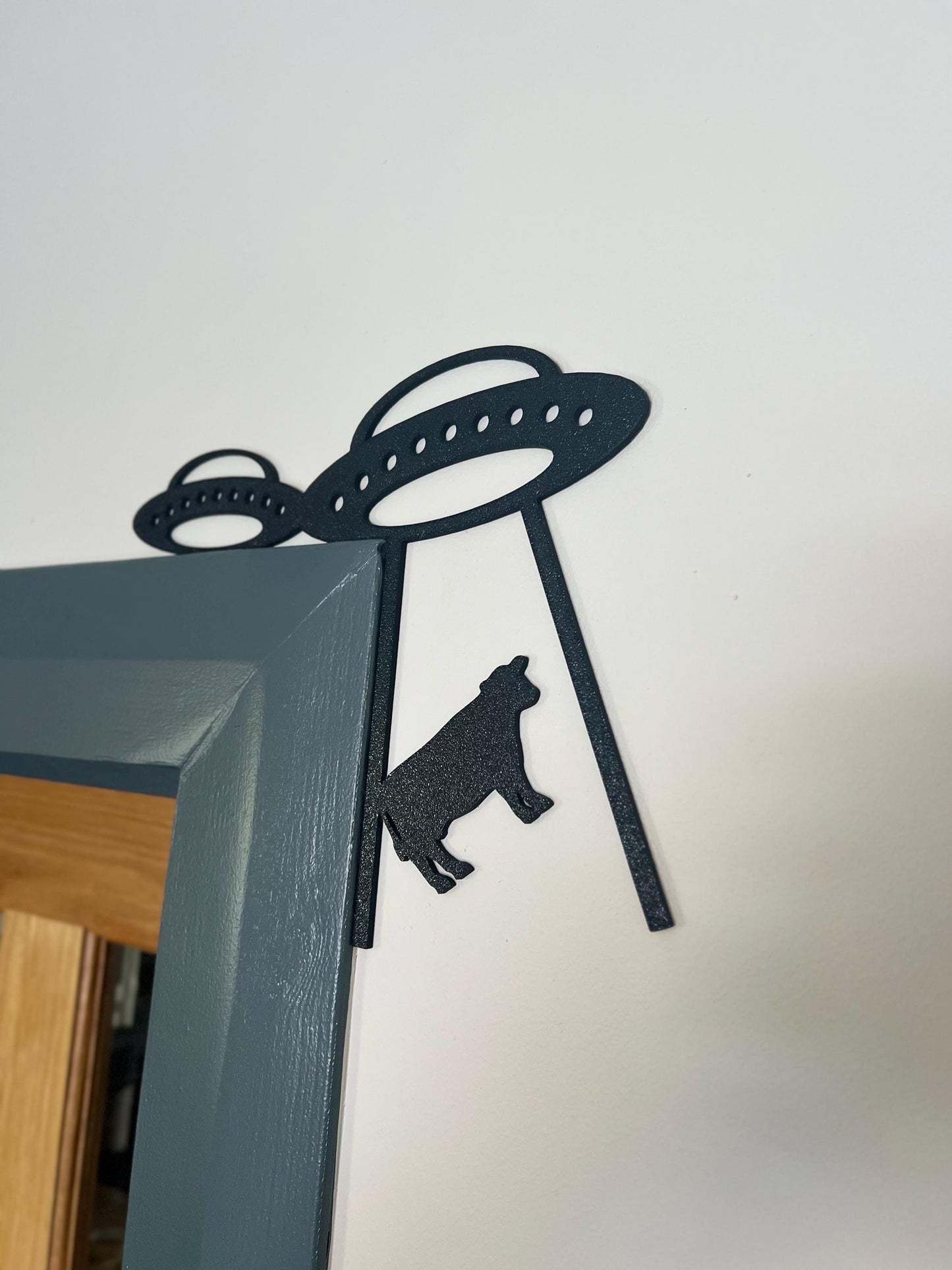 Door Trim Topper 3D Printed UFO Design β Unique Alien Spaceship Decor for Home Interior Accent