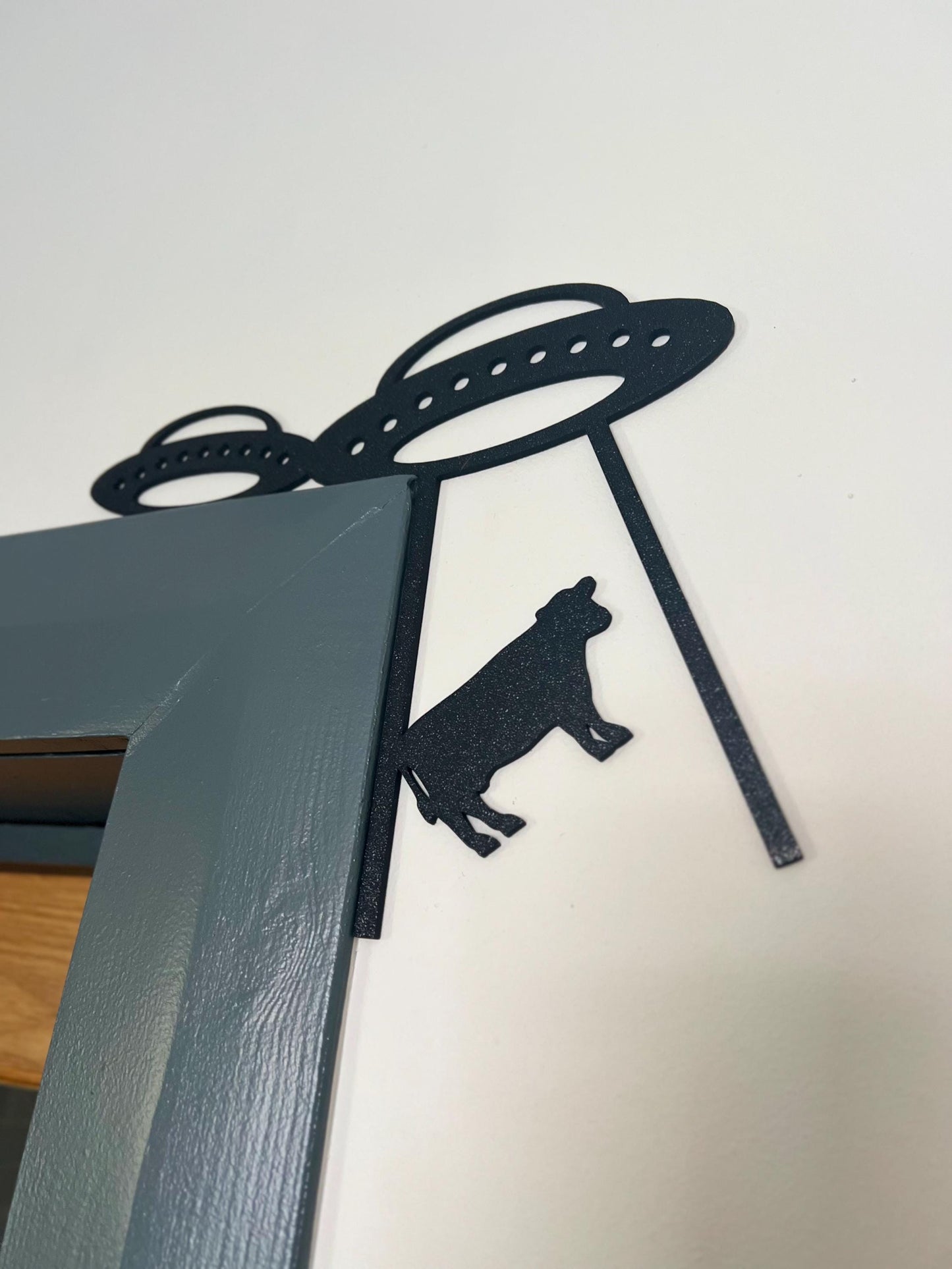 Door Trim Topper 3D Printed UFO Design β Unique Alien Spaceship Decor for Home Interior Accent