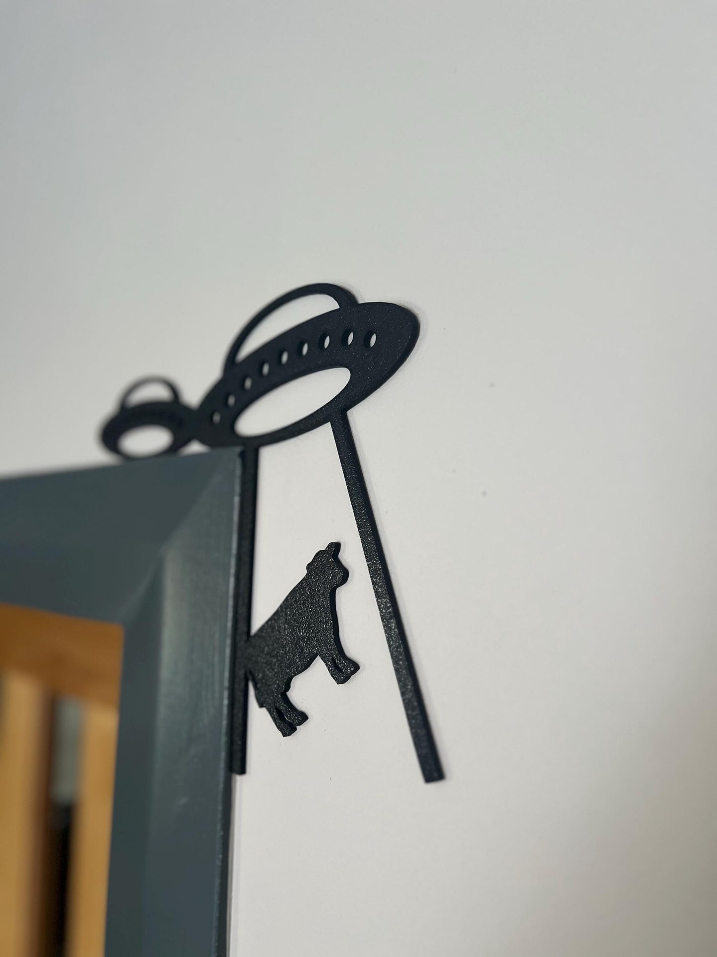 Door Trim Topper 3D Printed UFO Design β Unique Alien Spaceship Decor for Home Interior Accent