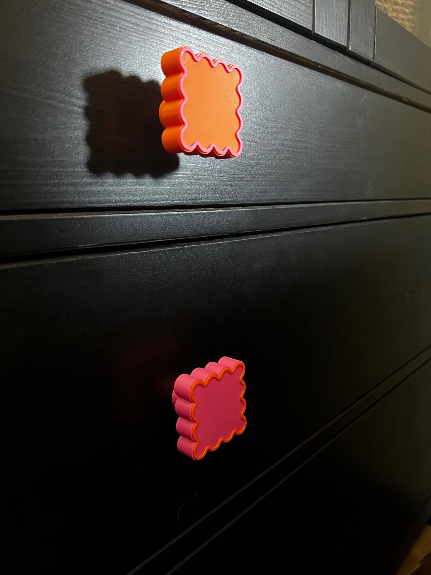 Retro Wavy Drawer Pulls: 3D Printed Pink & Orange Cabinet Knobs