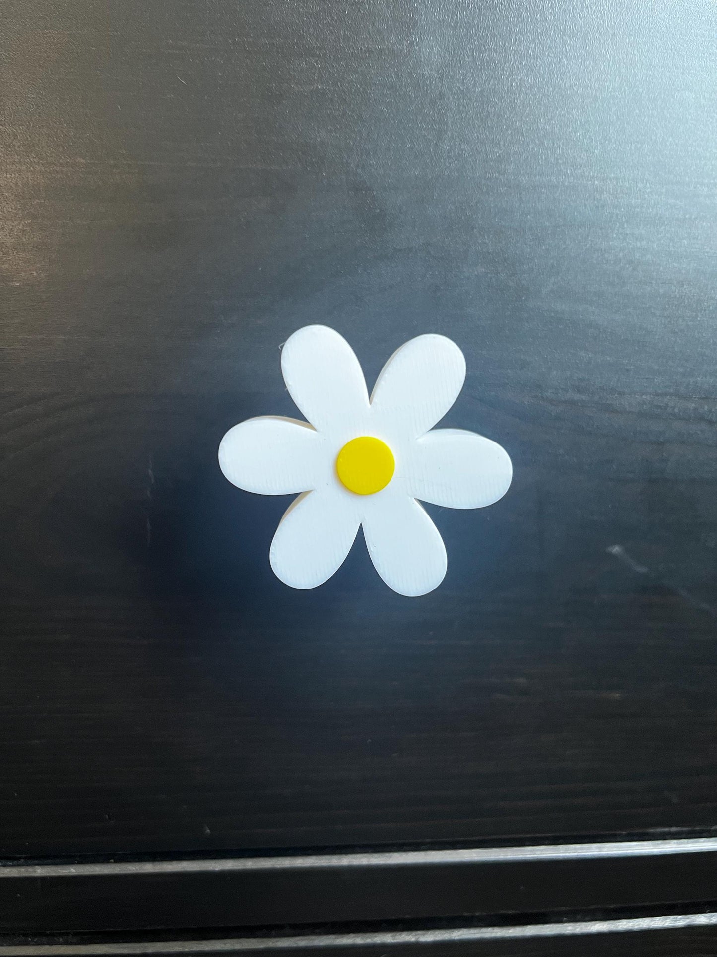 Daisy Drawer Knob – Whimsical White Flower Cabinet Pull with Yellow Center