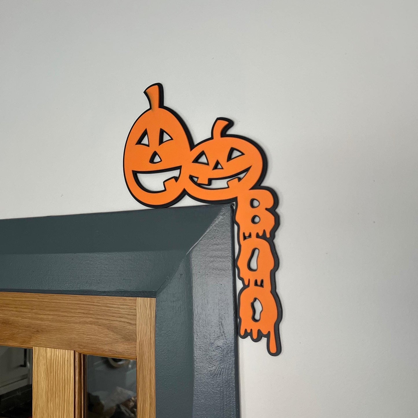 Halloween Pumpkin BOO Door Corner Sign: Spooky Jack-o'-Lantern Decor