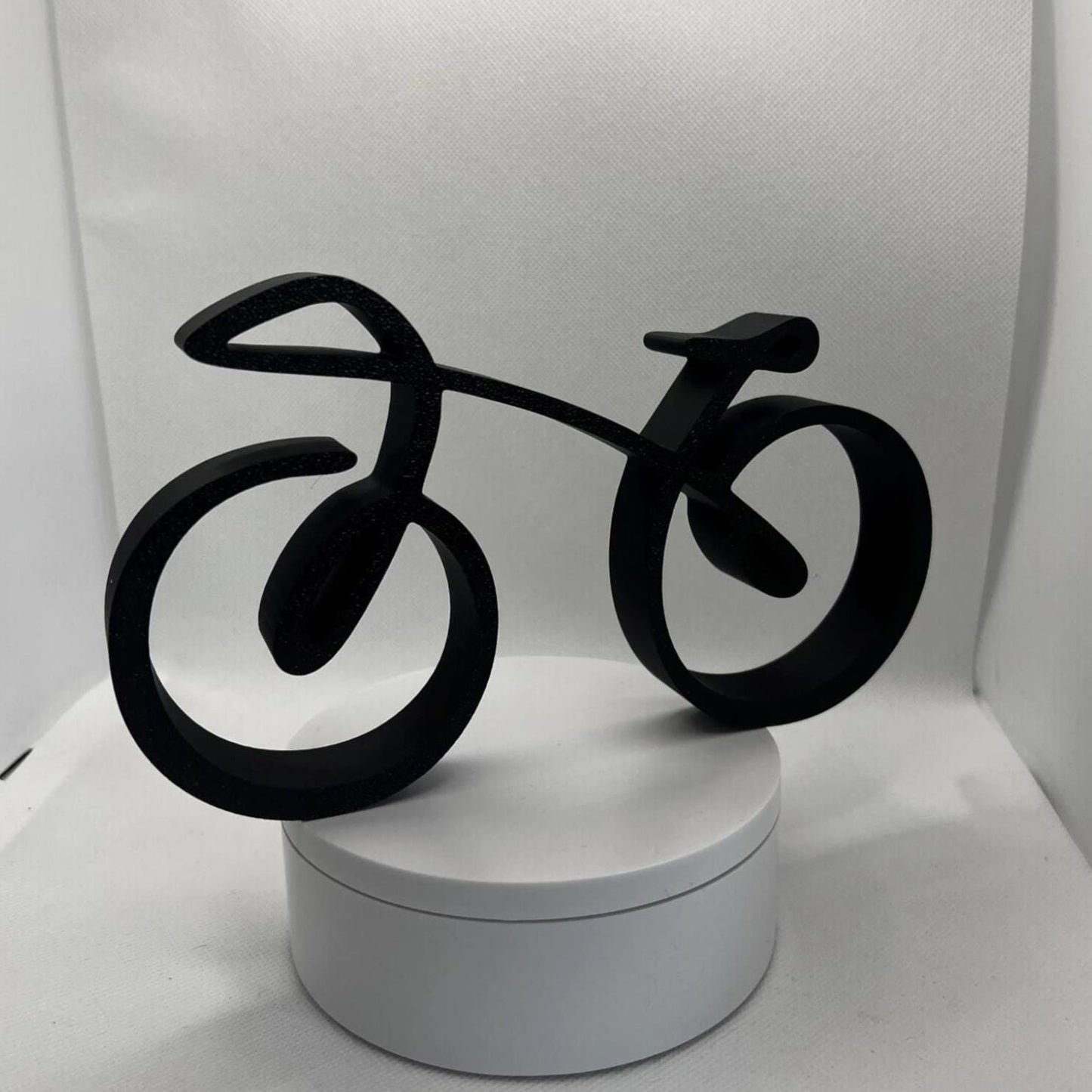 3D Printed Minimalist Bicycle Desk Decor: Modern Cycling Gift