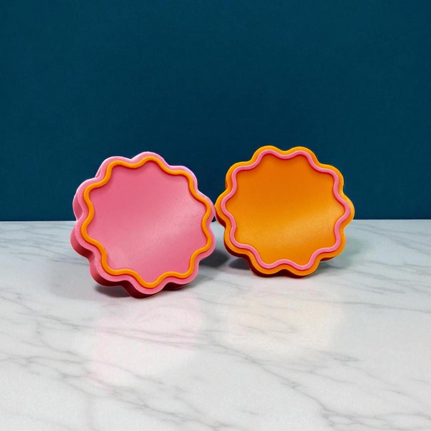 Retro Wavy Drawer Pulls – 3D Printed Cabinet Knobs in Pink & Orange – Modern Funky Hardware for Dressers and Cabinets