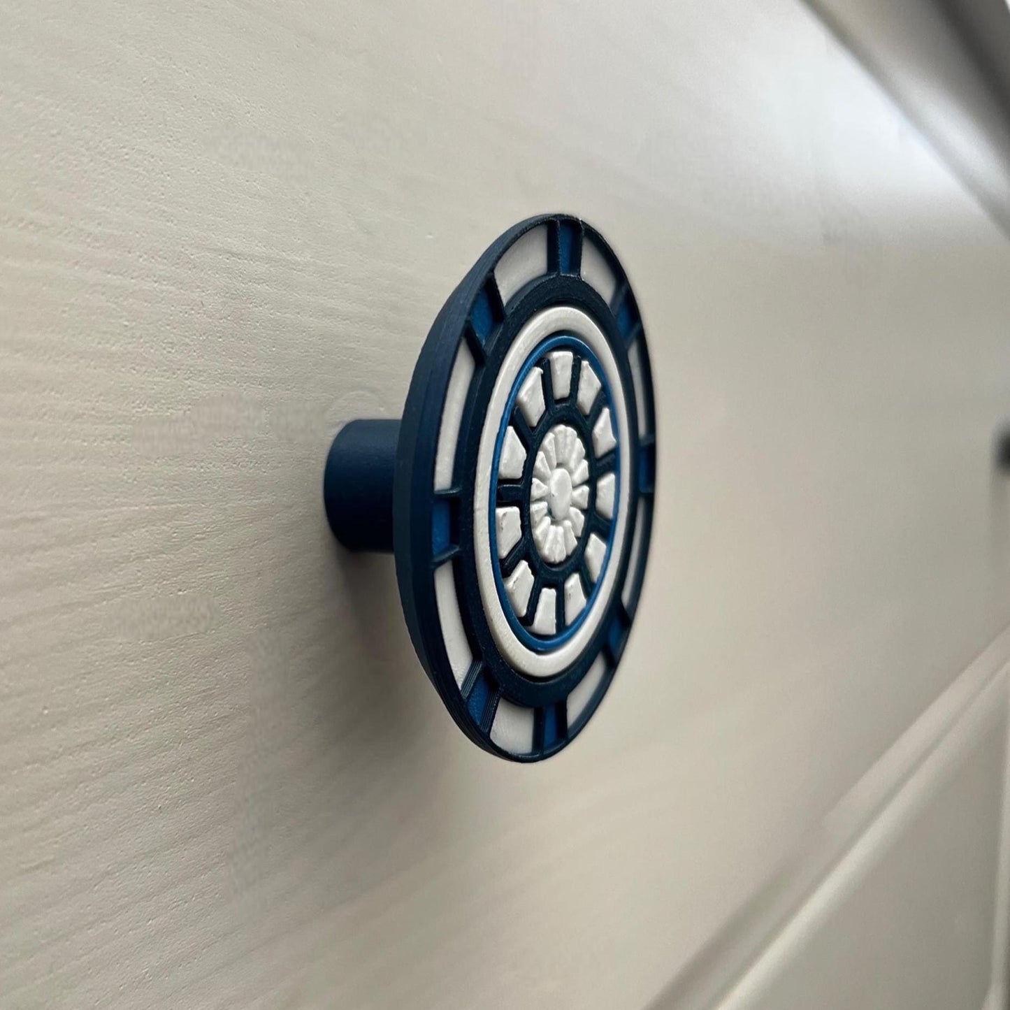 3D Printed Sci-Fi Drawer Pull: Arc Reactor Style Cabinet Knob