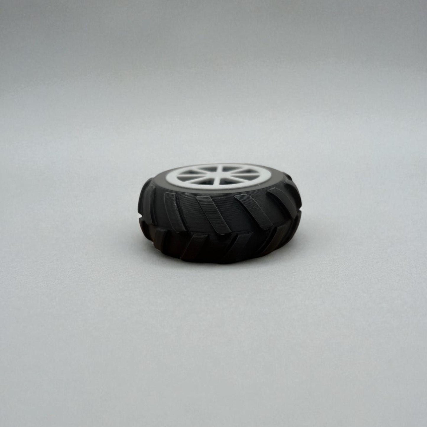 3D Printed Tyre Drawer Pull: Car-Themed Kids' Room Decor