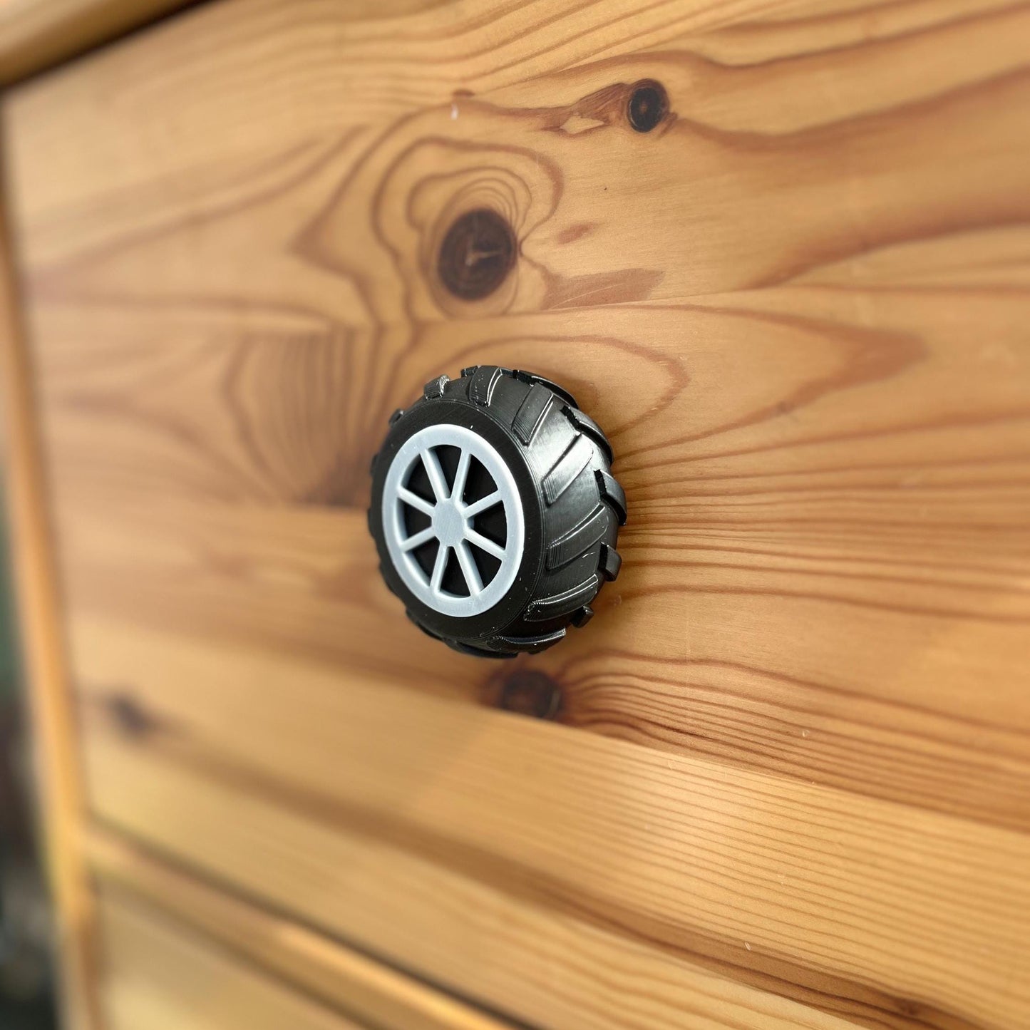 3D Printed Tyre Drawer Pull: Car-Themed Kids' Room Decor