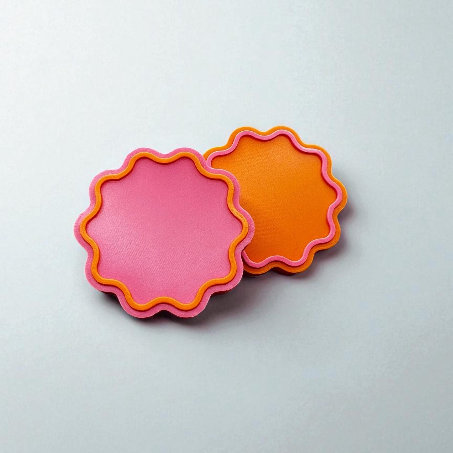 Retro Wavy Drawer Pulls – 3D Printed Cabinet Knobs in Pink & Orange – Modern Funky Hardware for Dressers and Cabinets