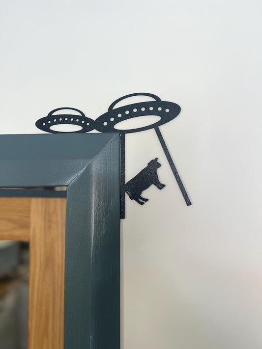 Door Trim Topper 3D Printed UFO Design – Unique Alien Spaceship Decor for Home Interior Accent