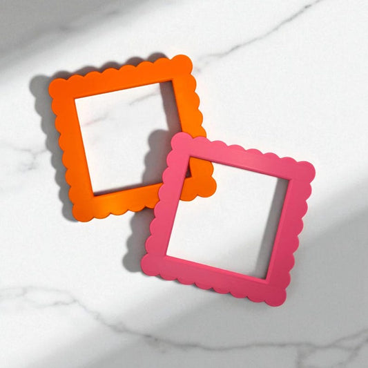 Scalloped Light Switch Surround – Decorative Retro Light Switch Frame – Cute Wall Accessory for Kids’ Rooms, Nurseries & Playrooms