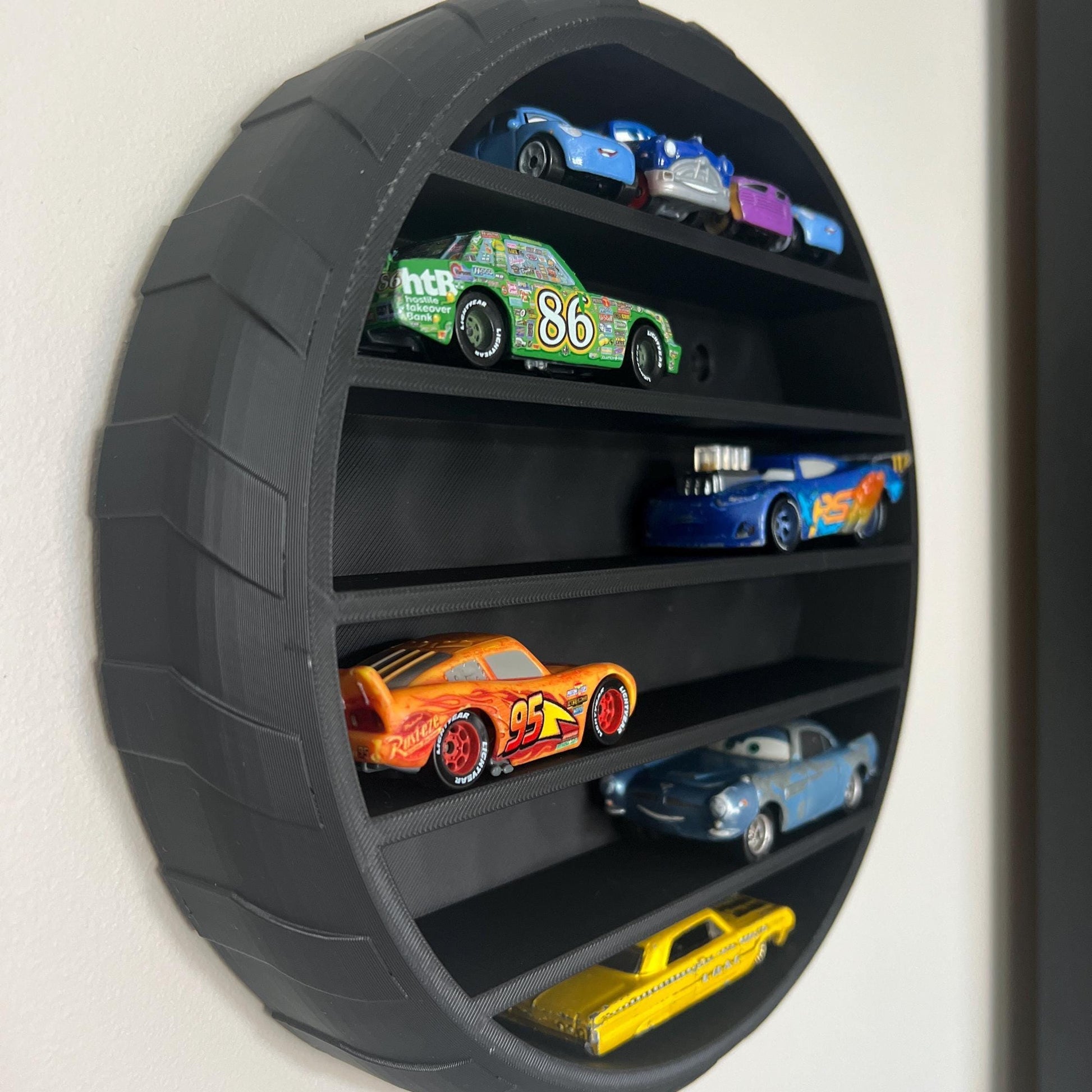 Tyre-Shaped Display Shelf: 3D Printed Wall-Mounted Organizer for Diecast Cars
