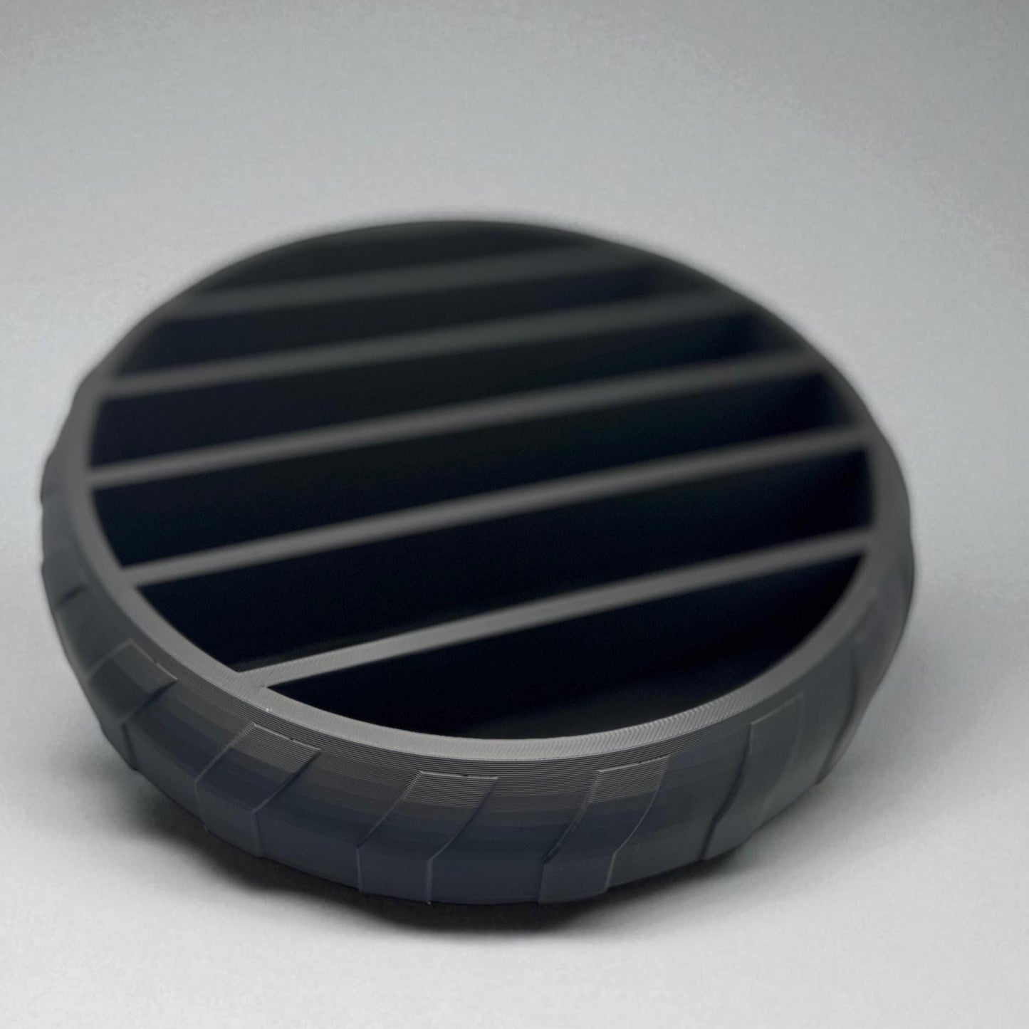 Tyre-Shaped Display Shelf: 3D Printed Wall-Mounted Organizer for Diecast Cars